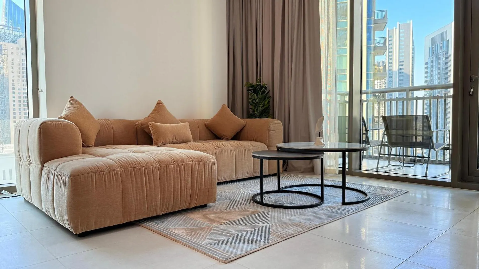 Lägenhet Luxury 2 Bedroom Creek Side Dubai