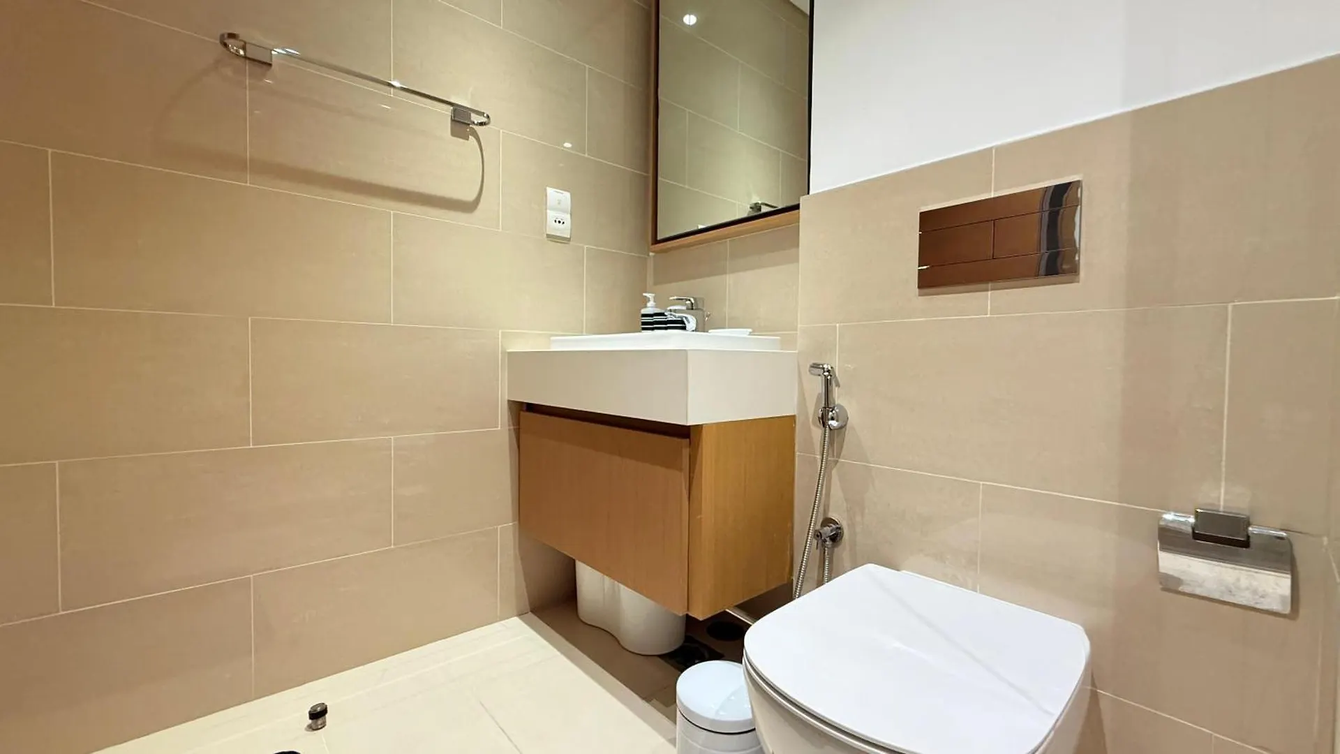 Luxury 2 Bedroom Creek Side Dubai
